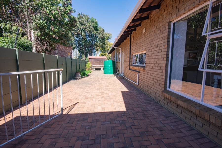 5 Bedroom Property for Sale in Sunward Park Gauteng