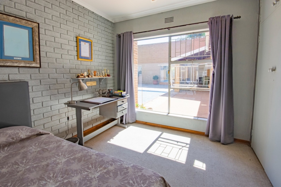 5 Bedroom Property for Sale in Sunward Park Gauteng