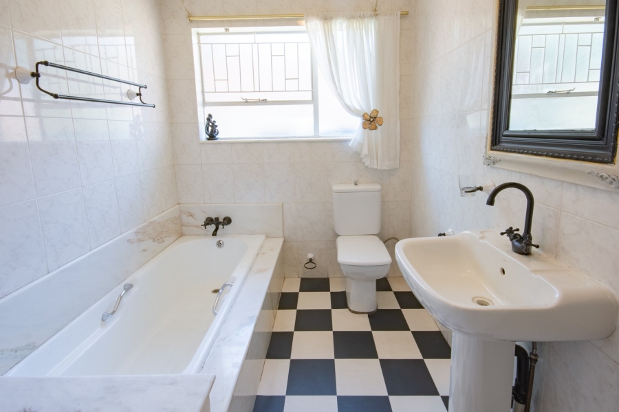 5 Bedroom Property for Sale in Sunward Park Gauteng
