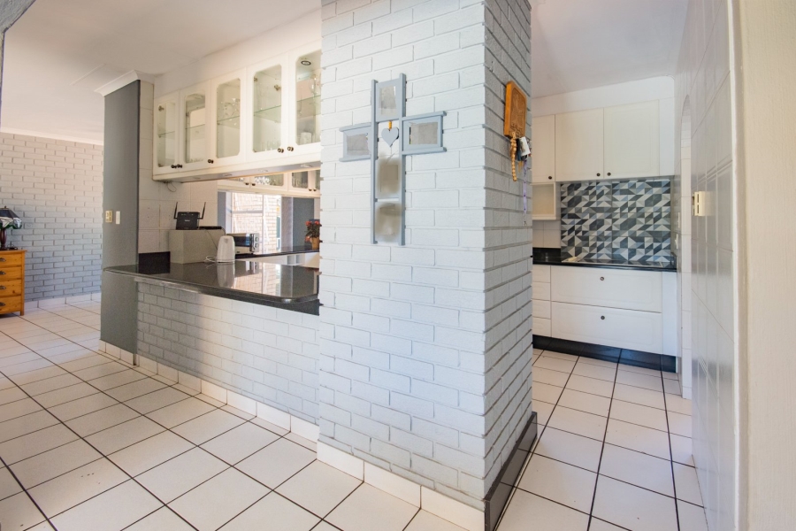 5 Bedroom Property for Sale in Sunward Park Gauteng