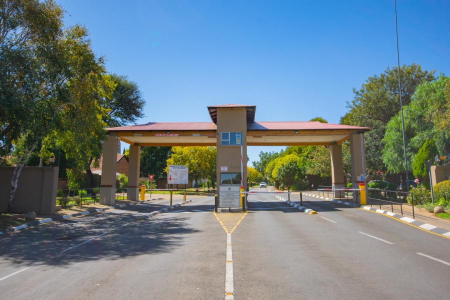 5 Bedroom Property for Sale in Sunward Park Gauteng