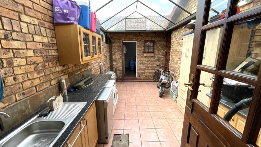 4 Bedroom Property for Sale in Clubview Gauteng