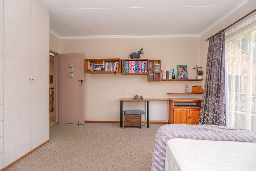 4 Bedroom Property for Sale in Strubensvallei Gauteng