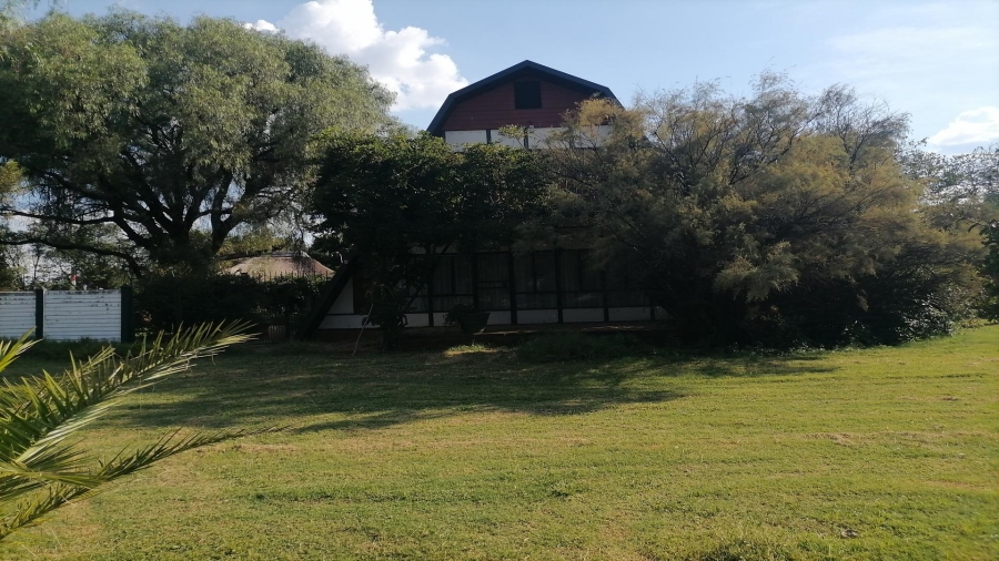 4 Bedroom Property for Sale in Theoville Gauteng