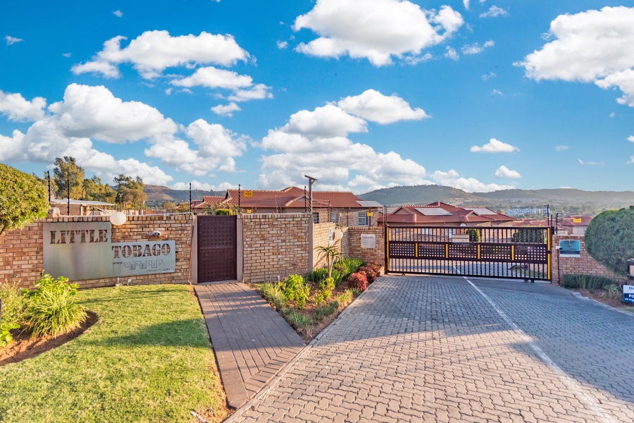 3 Bedroom Property for Sale in Wilgeheuwel Gauteng