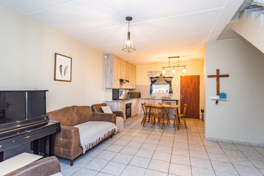 3 Bedroom Property for Sale in Wilgeheuwel Gauteng