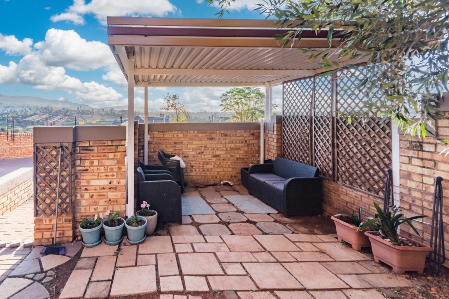 3 Bedroom Property for Sale in Wilgeheuwel Gauteng
