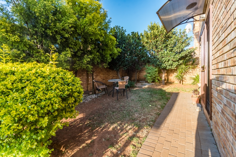 3 Bedroom Property for Sale in Wilgeheuwel Gauteng