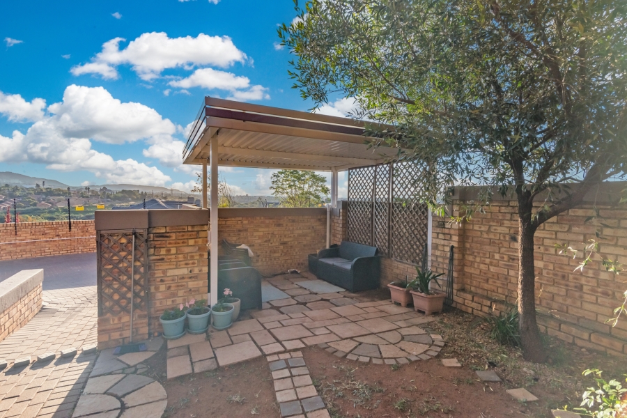 3 Bedroom Property for Sale in Wilgeheuwel Gauteng