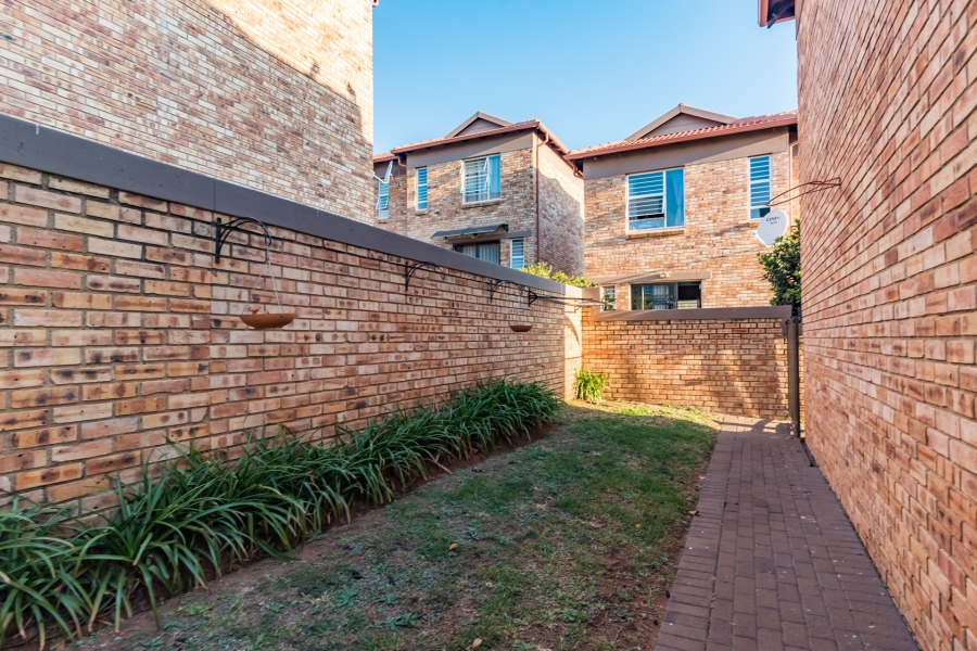 3 Bedroom Property for Sale in Wilgeheuwel Gauteng