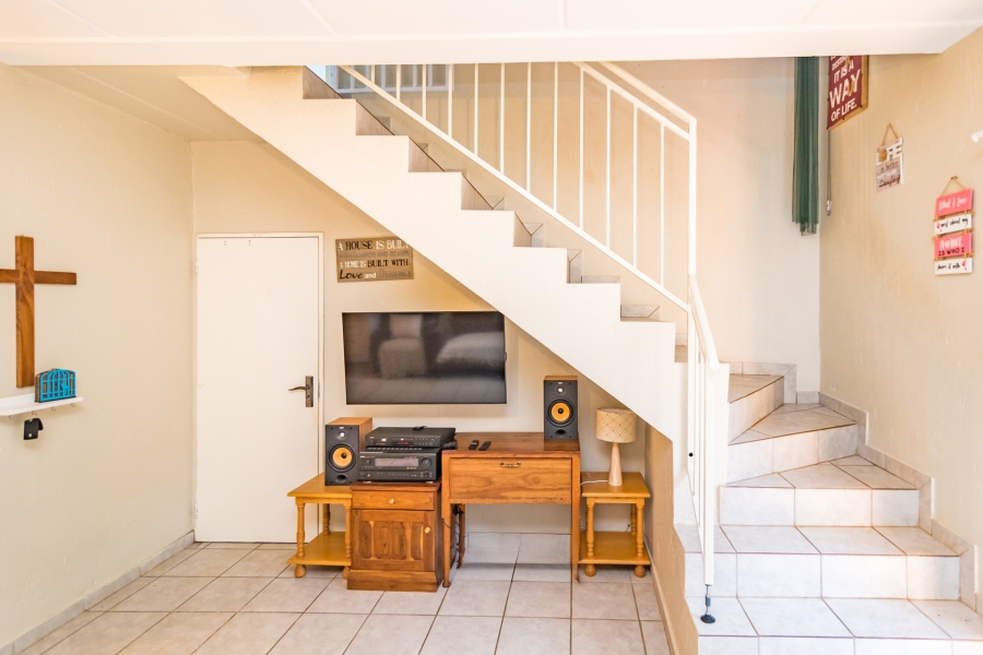3 Bedroom Property for Sale in Wilgeheuwel Gauteng