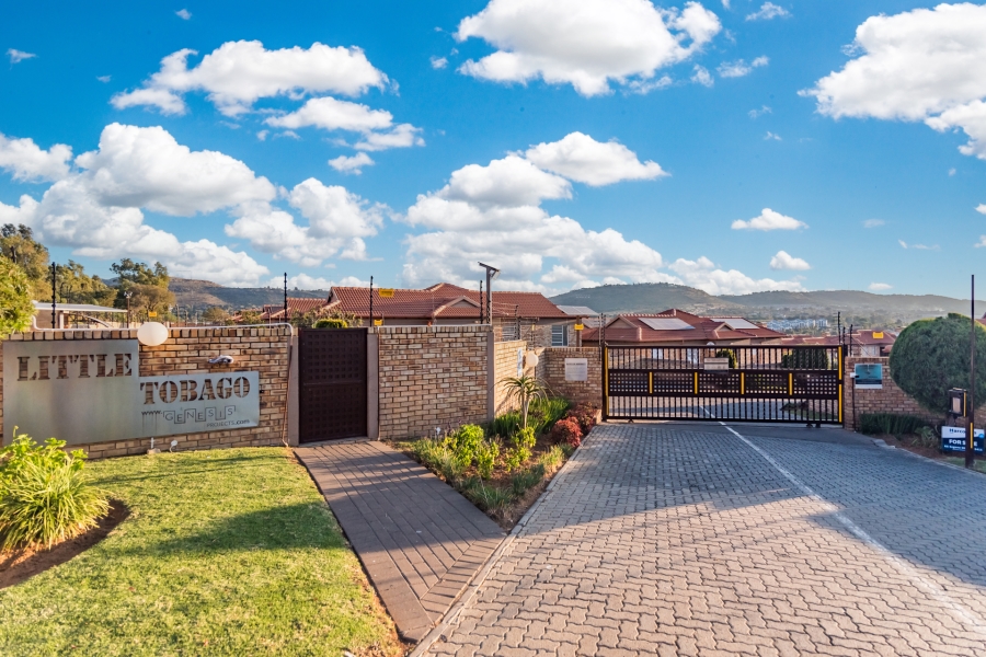 3 Bedroom Property for Sale in Wilgeheuwel Gauteng