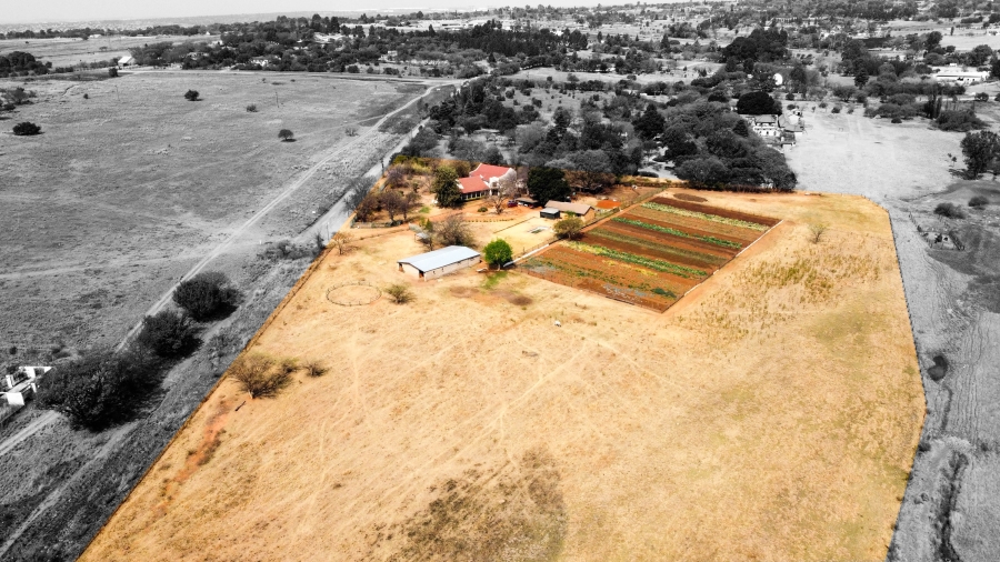 4 Bedroom Property for Sale in Mnandi Gauteng