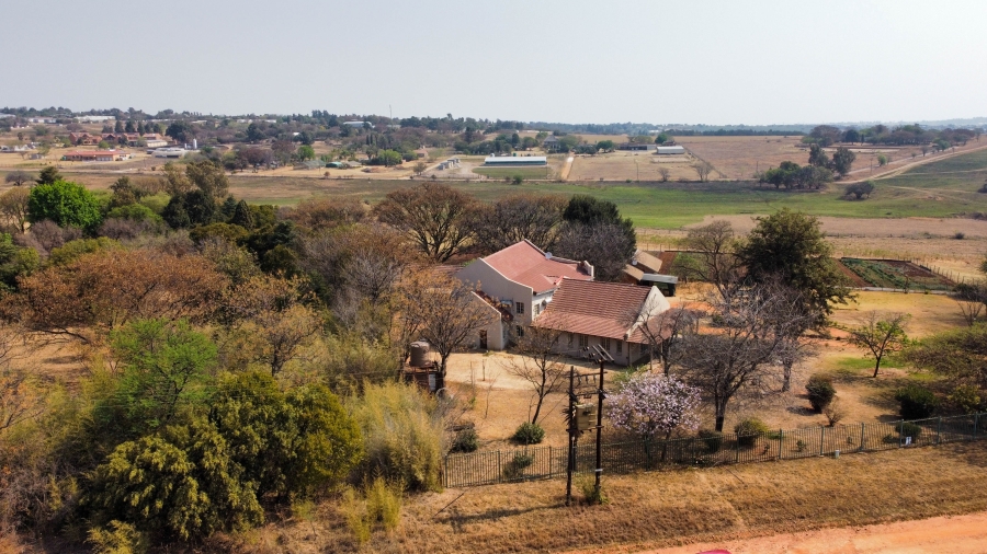 4 Bedroom Property for Sale in Mnandi Gauteng