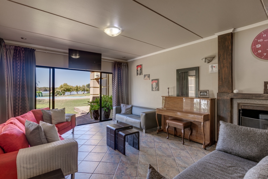 13 Bedroom Property for Sale in Marlbank Gauteng