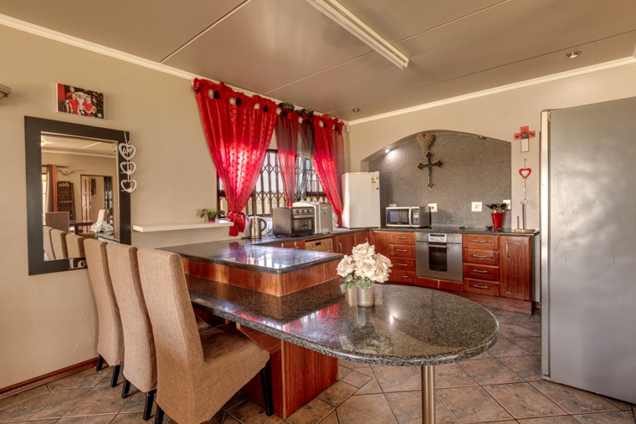 13 Bedroom Property for Sale in Marlbank Gauteng