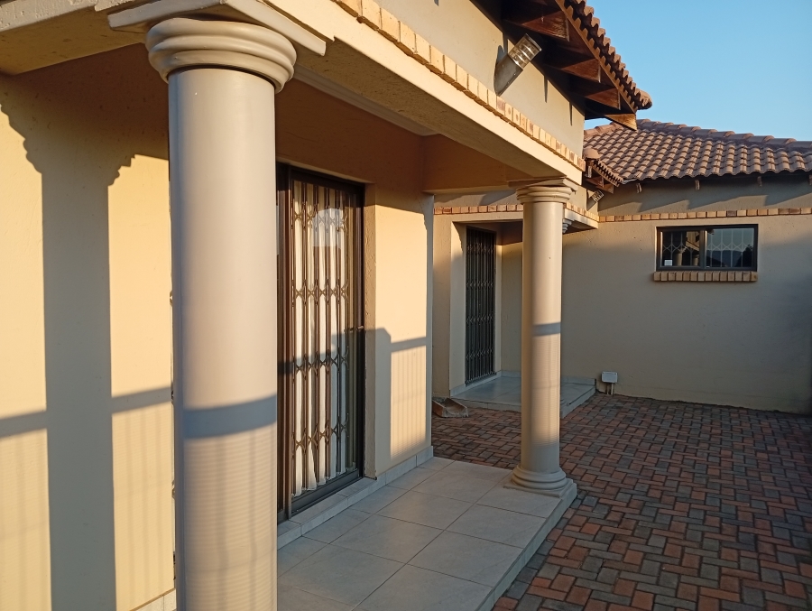 To Let 3 Bedroom Property for Rent in Nellmapius Gauteng