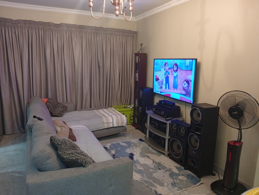 To Let 3 Bedroom Property for Rent in Nellmapius Gauteng