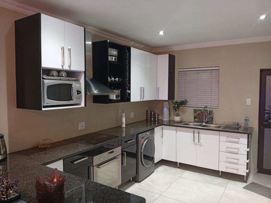 To Let 3 Bedroom Property for Rent in Nellmapius Gauteng