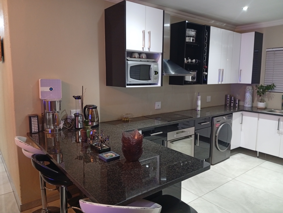 To Let 3 Bedroom Property for Rent in Nellmapius Gauteng