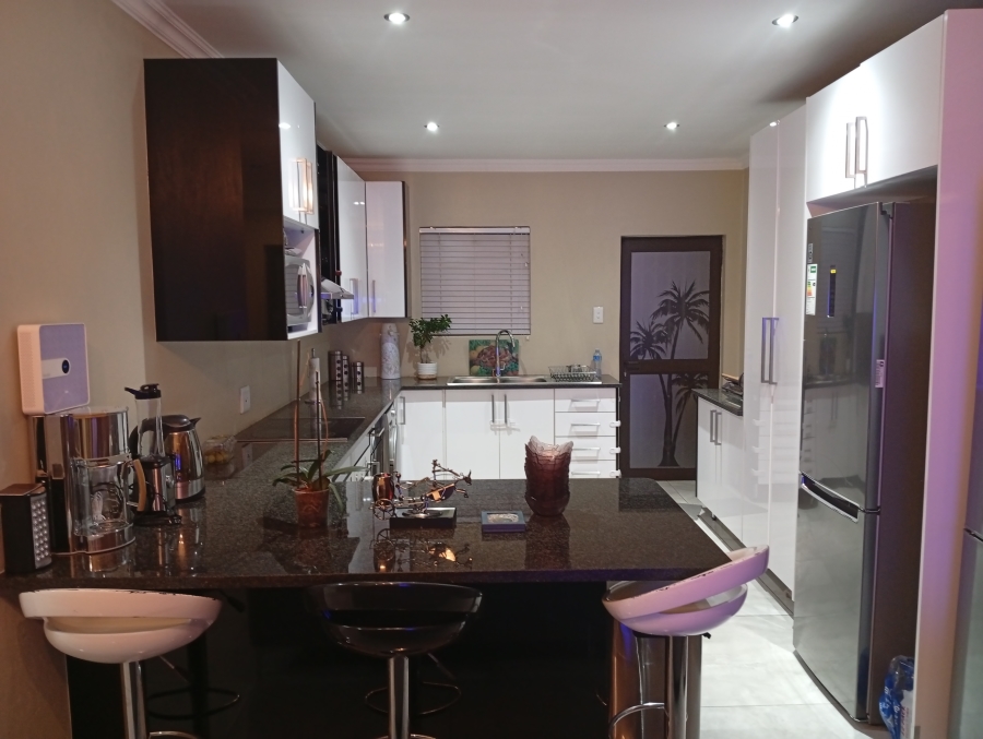 To Let 3 Bedroom Property for Rent in Nellmapius Gauteng