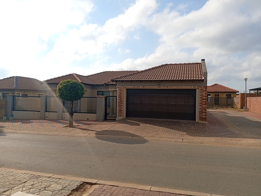 To Let 3 Bedroom Property for Rent in Nellmapius Gauteng