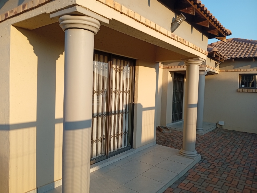 To Let 3 Bedroom Property for Rent in Nellmapius Gauteng
