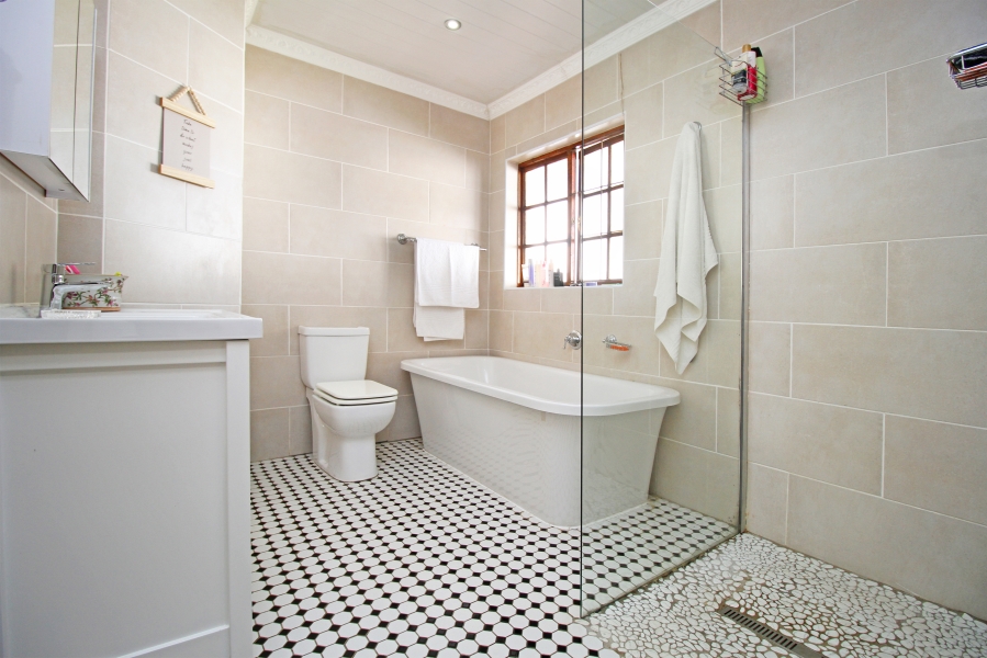 3 Bedroom Property for Sale in Olivedale Gauteng