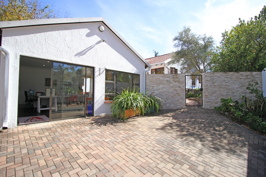 3 Bedroom Property for Sale in Olivedale Gauteng