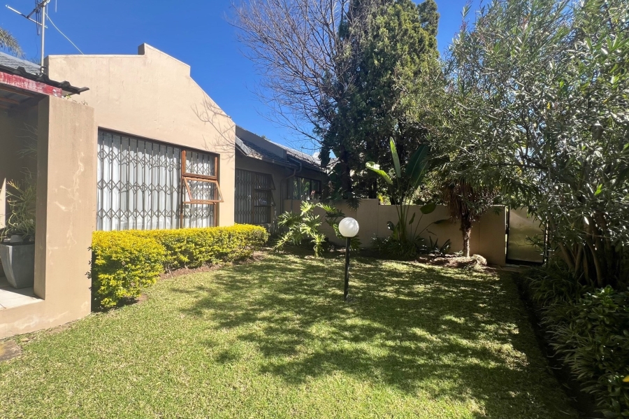 2 Bedroom Property for Sale in Lonehill Gauteng