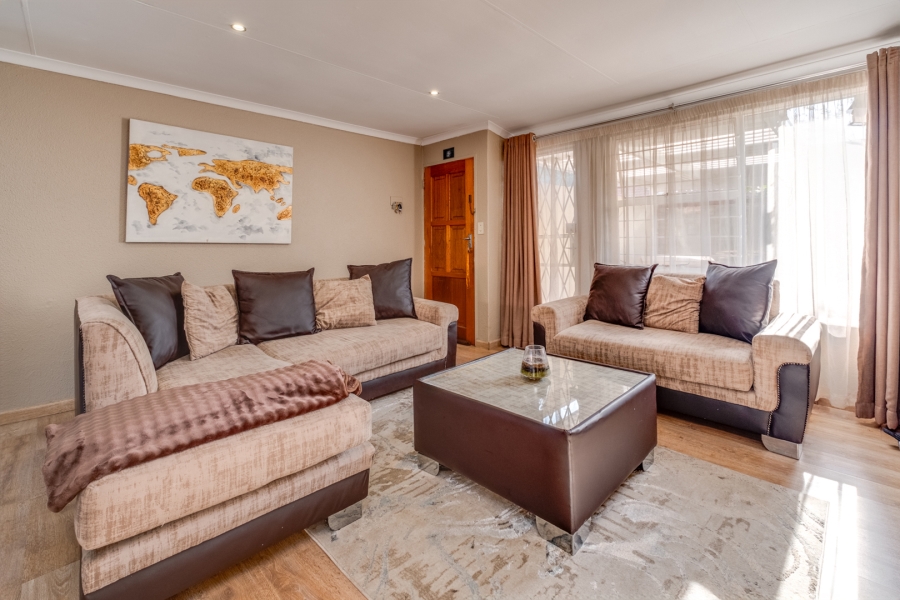 To Let 2 Bedroom Property for Rent in Sunninghill Gauteng