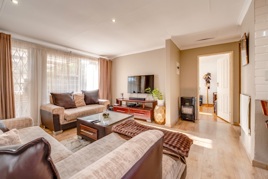 To Let 2 Bedroom Property for Rent in Sunninghill Gauteng