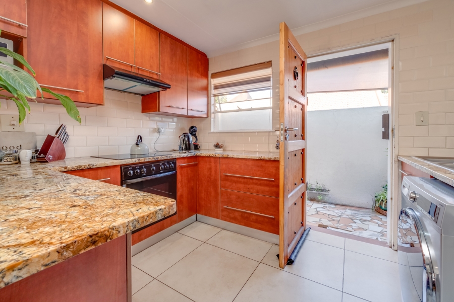 To Let 2 Bedroom Property for Rent in Sunninghill Gauteng