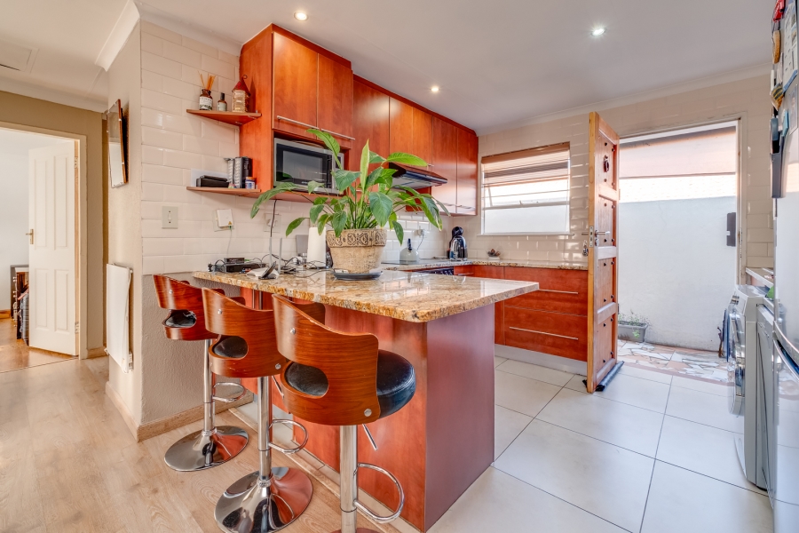 To Let 2 Bedroom Property for Rent in Sunninghill Gauteng