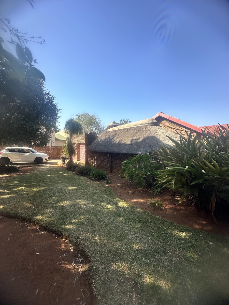 4 Bedroom Property for Sale in Dorandia Gauteng