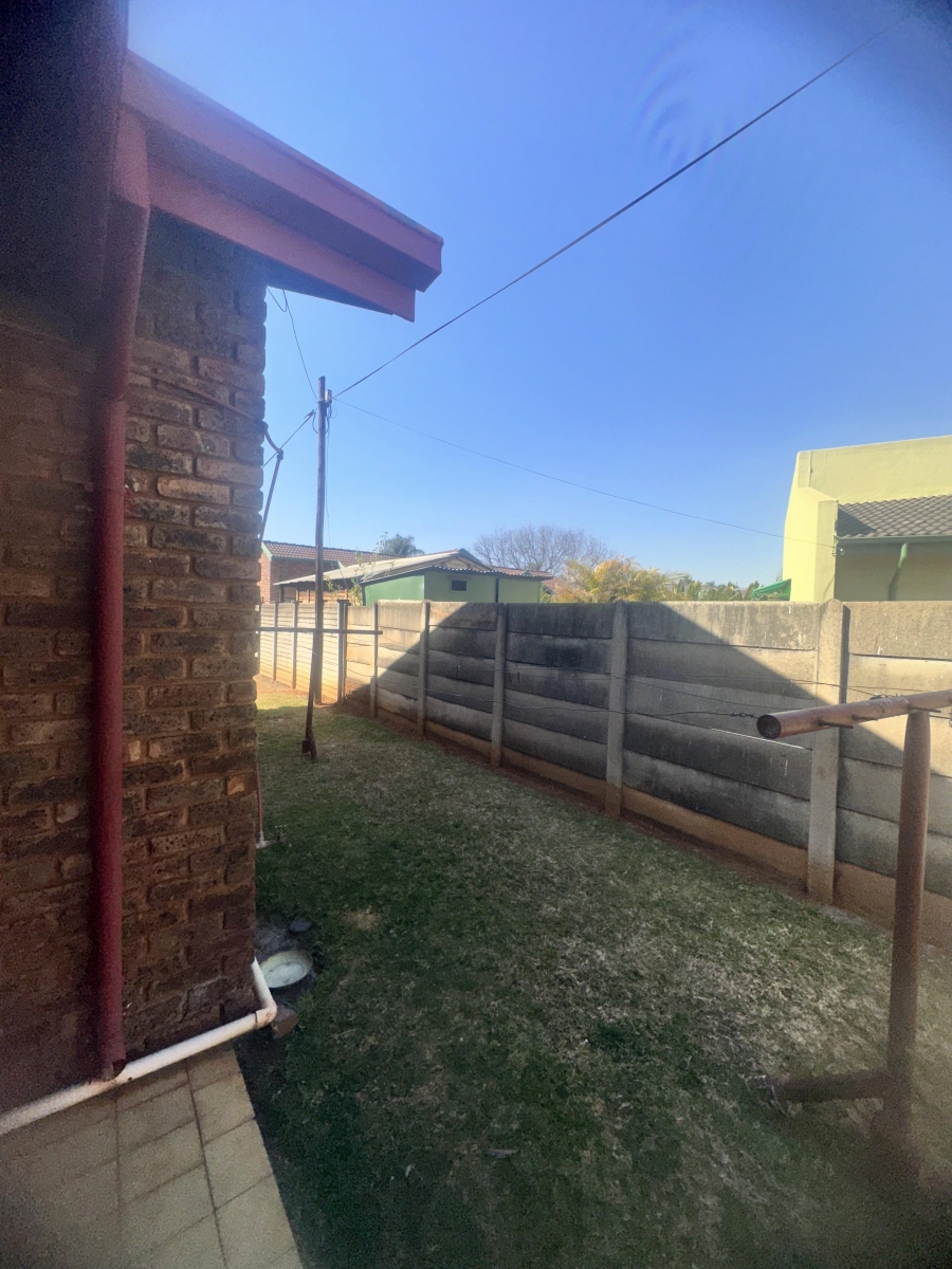 4 Bedroom Property for Sale in Dorandia Gauteng