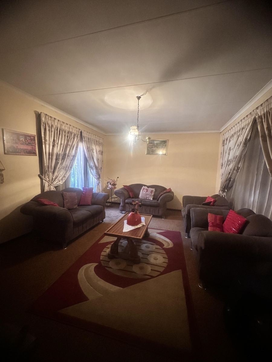 4 Bedroom Property for Sale in Dorandia Gauteng