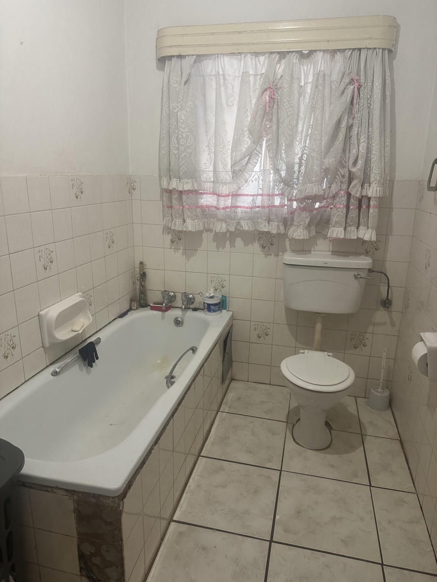 4 Bedroom Property for Sale in Dorandia Gauteng