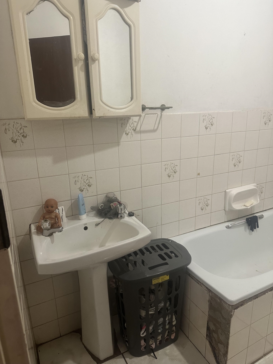 4 Bedroom Property for Sale in Dorandia Gauteng