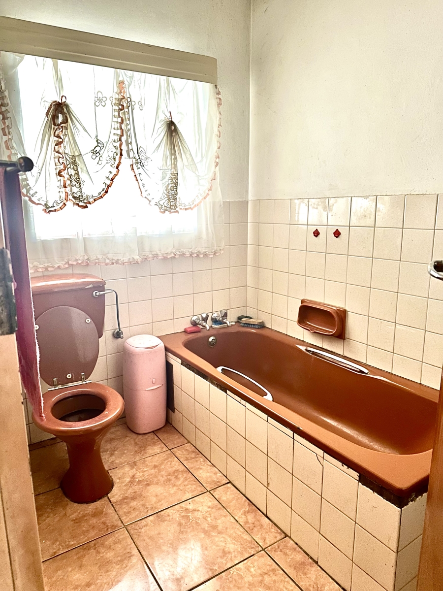 4 Bedroom Property for Sale in Dorandia Gauteng