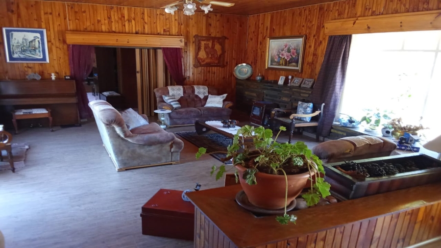 4 Bedroom Property for Sale in Theoville Gauteng