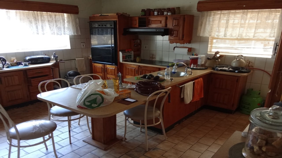 4 Bedroom Property for Sale in Theoville Gauteng