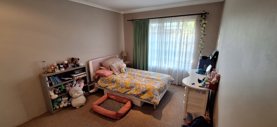 3 Bedroom Property for Sale in Die Wilgers Gauteng