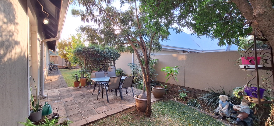 3 Bedroom Property for Sale in Die Wilgers Gauteng