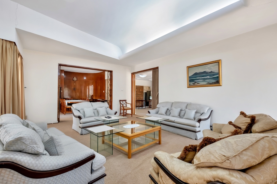 4 Bedroom Property for Sale in Birdhaven Gauteng