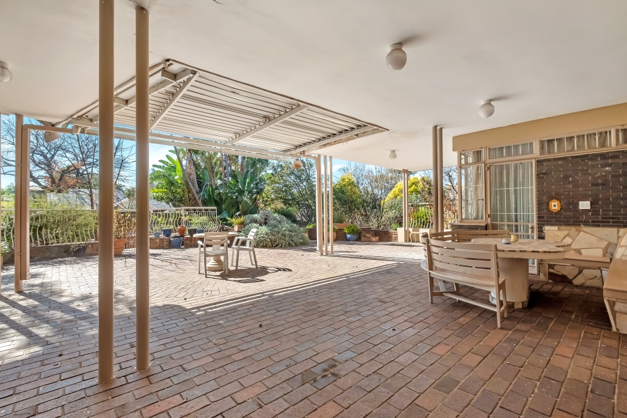 4 Bedroom Property for Sale in Birdhaven Gauteng