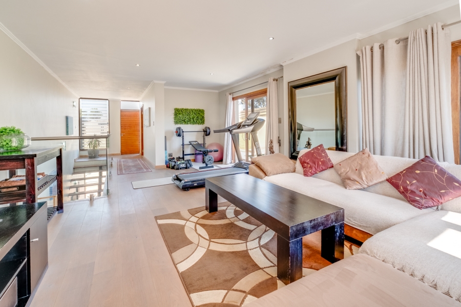3 Bedroom Property for Sale in Woodmead Gauteng