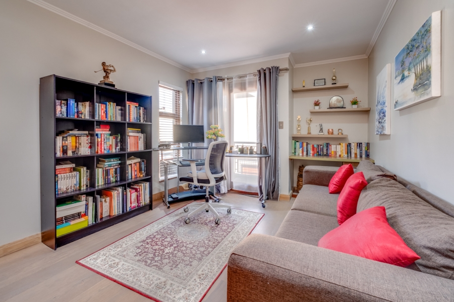 3 Bedroom Property for Sale in Woodmead Gauteng