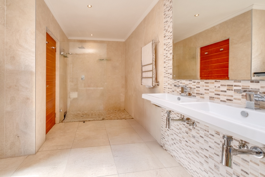 3 Bedroom Property for Sale in Woodmead Gauteng