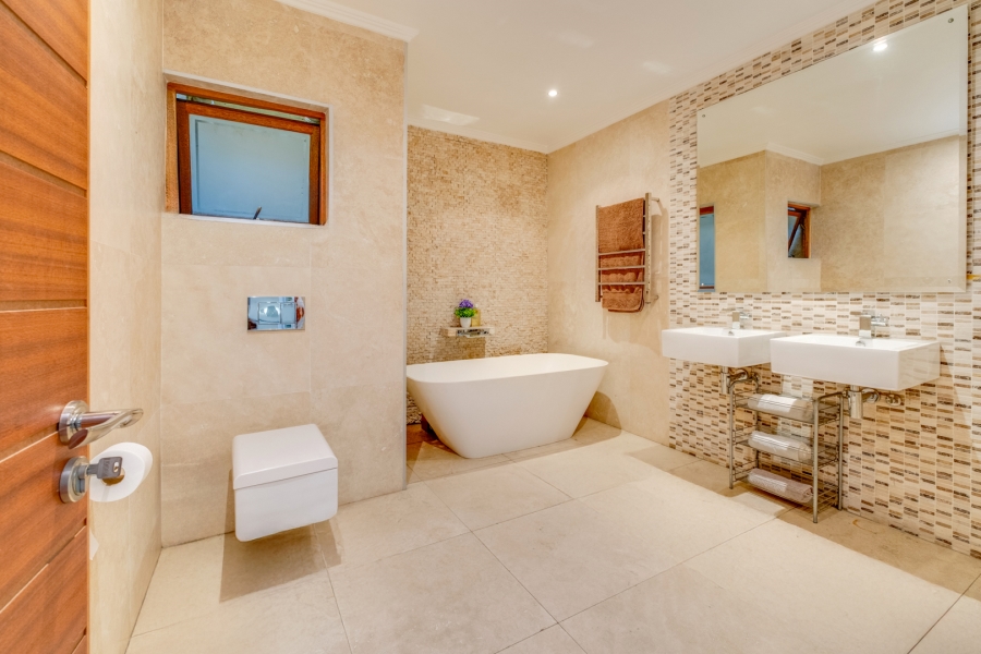 3 Bedroom Property for Sale in Woodmead Gauteng